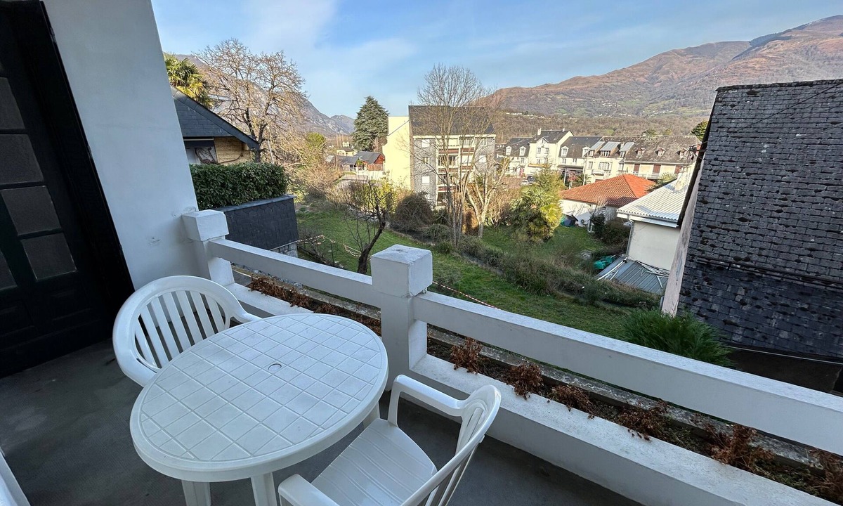 Argeles Gazost Apartment | Apartment 'Estaing' with Mountain View, Private Terrace and Wi-Fi