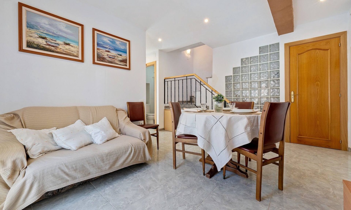 Sant Carles de la Rapita Apartment | Apartment 'Estela' with Private Terrace, Wi-Fi, Balcony and Air Conditioning