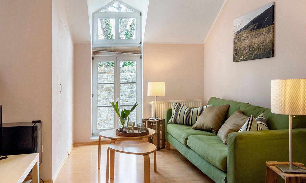 Iphofen Apartment | Apartment 'Eulenturm' with Shared Garden, Balcony and Wi-Fi