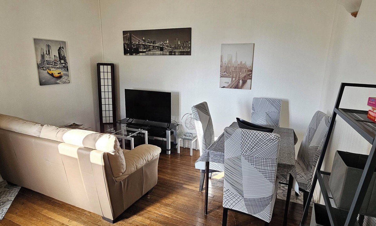 Orleans Apartment | Apartment F2 Orléans 42m², parking, sleeps 4