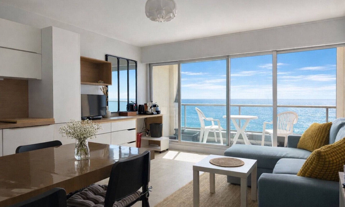 Les Sables d'Olonne Apartment | Apartment facing the sea – balcony, 4 guests