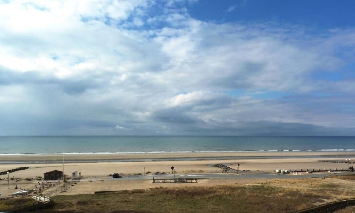 Merlimont-Plage Apartment | Apartment facing the sea for 4 people