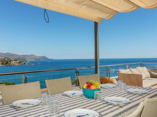 Llanca Apartment | Apartment Fane by Interhome