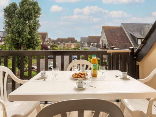 Cabourg Apartment | Apartment Fleur Marine-31 by Interhome