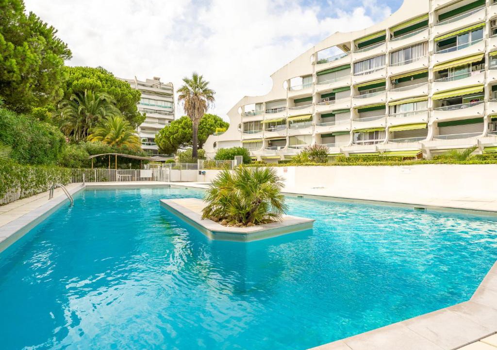 La Petite Motte Apartment | Apartment Fleurie II-1