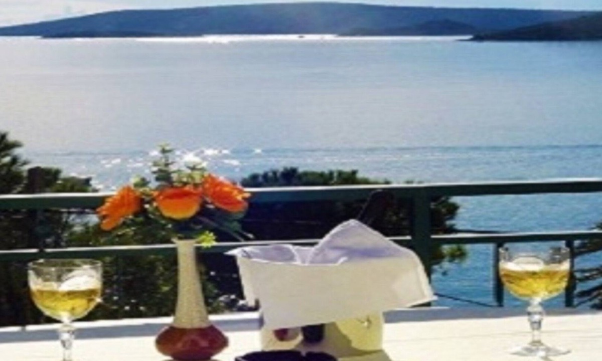 Seget Vranjica Apartment | APARTMENT FOR 4 PERSONS/2 BEDROOMS/SEA VIEW
