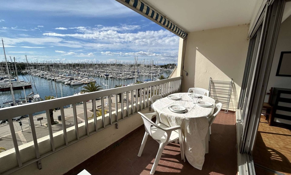 Le Grau-Du-Roi Apartment | Apartment for 4 with parking in Port Camargue