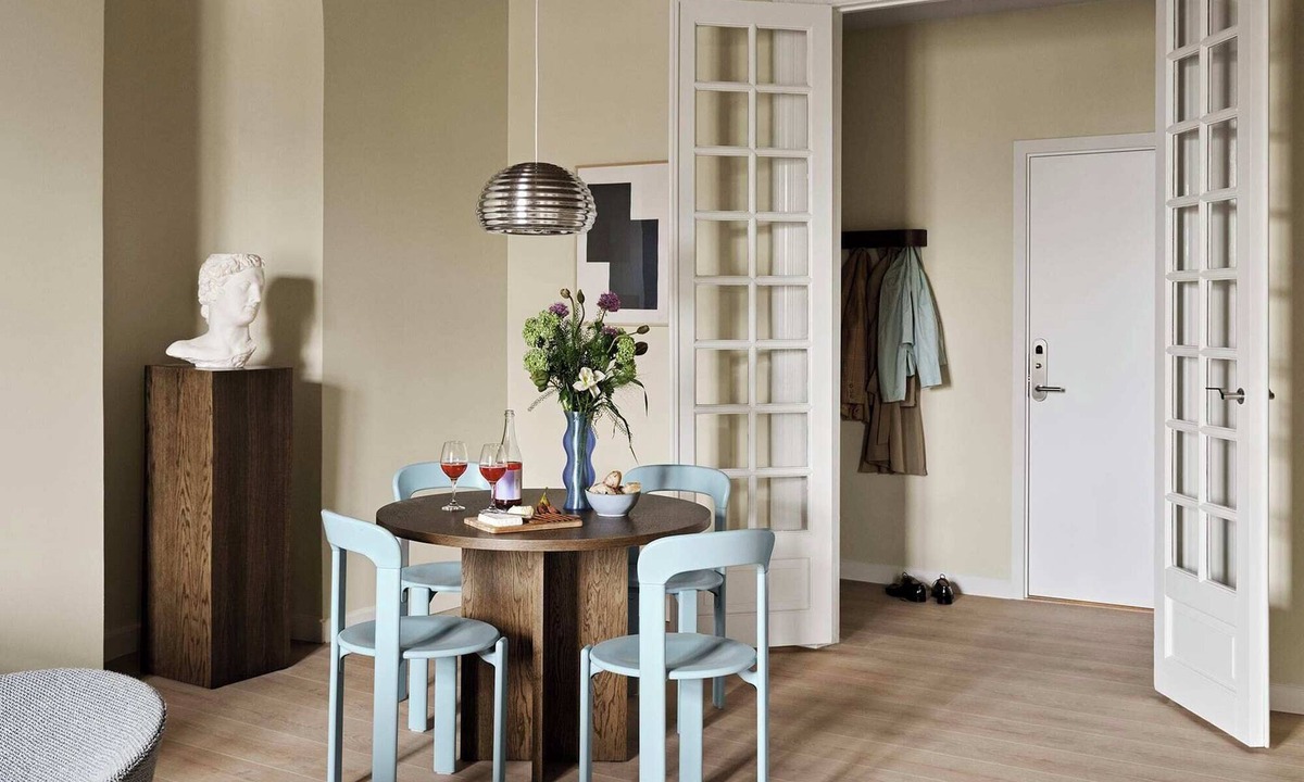 Copenhagen City Centre Apartment | Apartment for 4 with Grand Original Ceilings