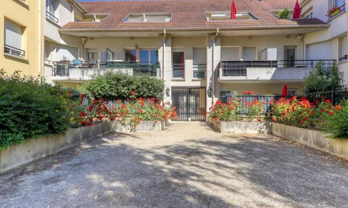 Serris Apartment | Apartment for 6 people near Disneyland Paris - Terrace - Underground parking