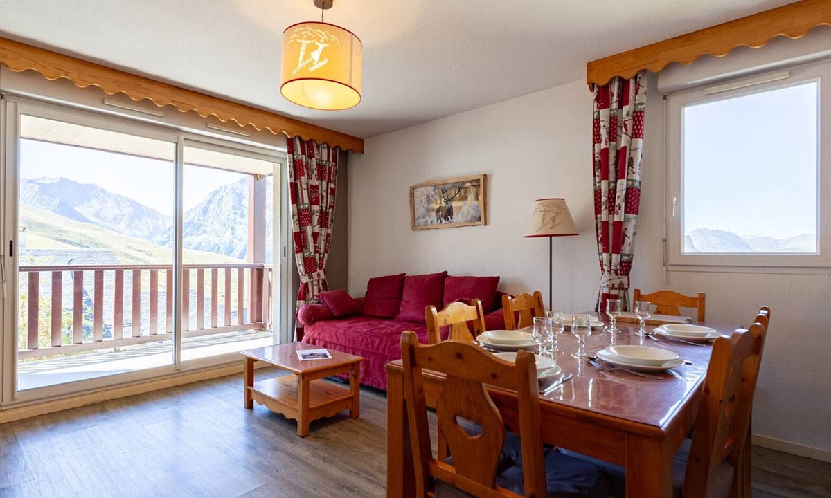 Germ Apartment | Apartment for 8, mountain views, near slopes