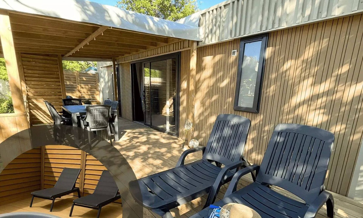 Aubigny-les-Clouzeaux House | Apartment