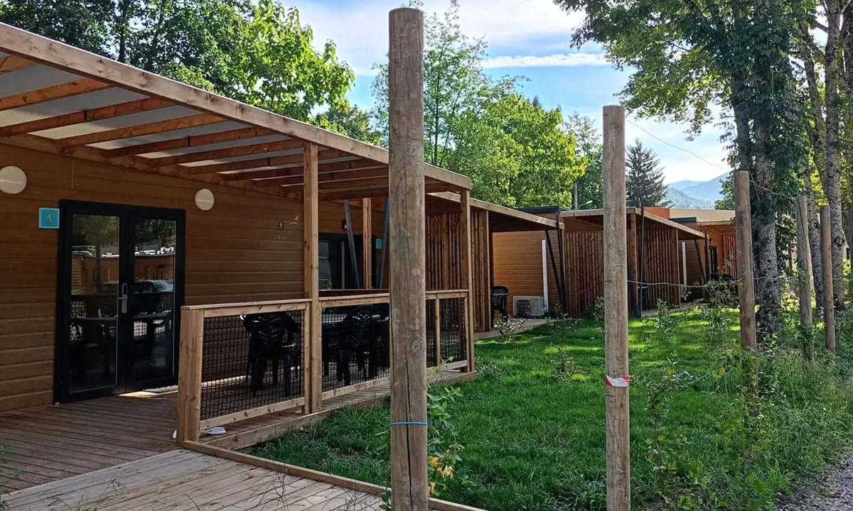 Savignac-les-Ormeaux Ski Chalet | Apartment