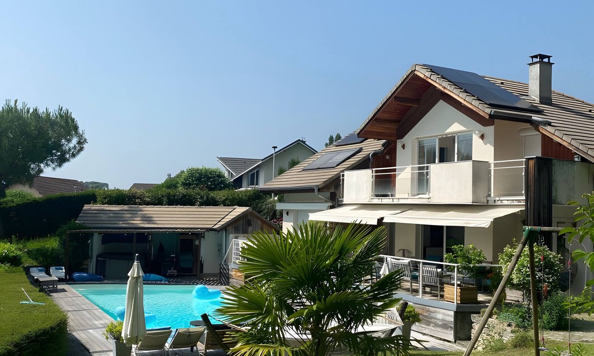 Aix-les-Bains Apartment | Apartment 'Au Cœur De La Riviera Des Alpes' with Lake View, Shared Pool and Wi-Fi