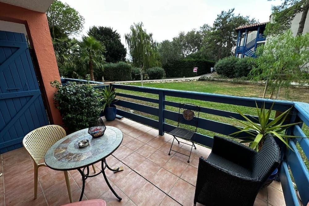 Les Hauts de Canet Apartment | Apartment-Garden view-Private Bathroom