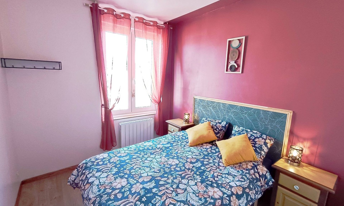 Chalons-en-Champagne Apartment | Apartment 7 - Cozy, near the train station and downtown, free parking