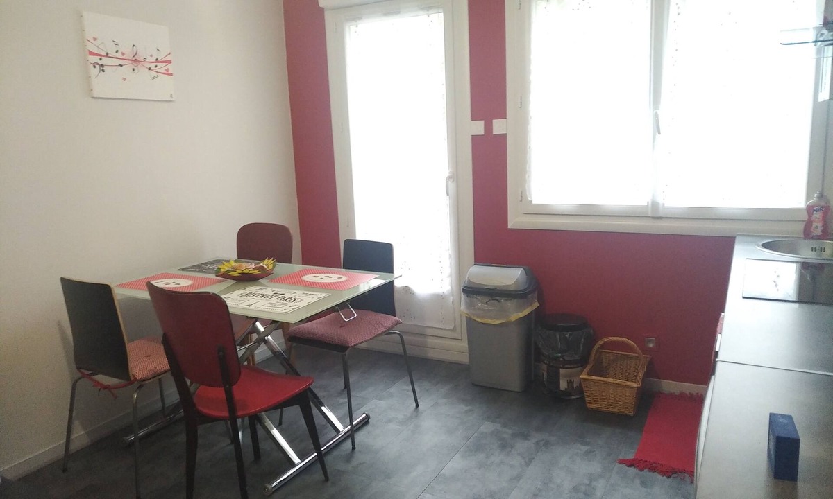 Charleville-Mezieres Apartment | Apartment in the Mézières district