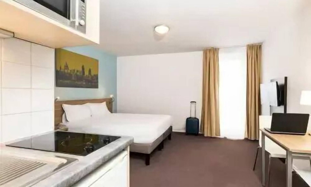Clamart Apartment | Apartment