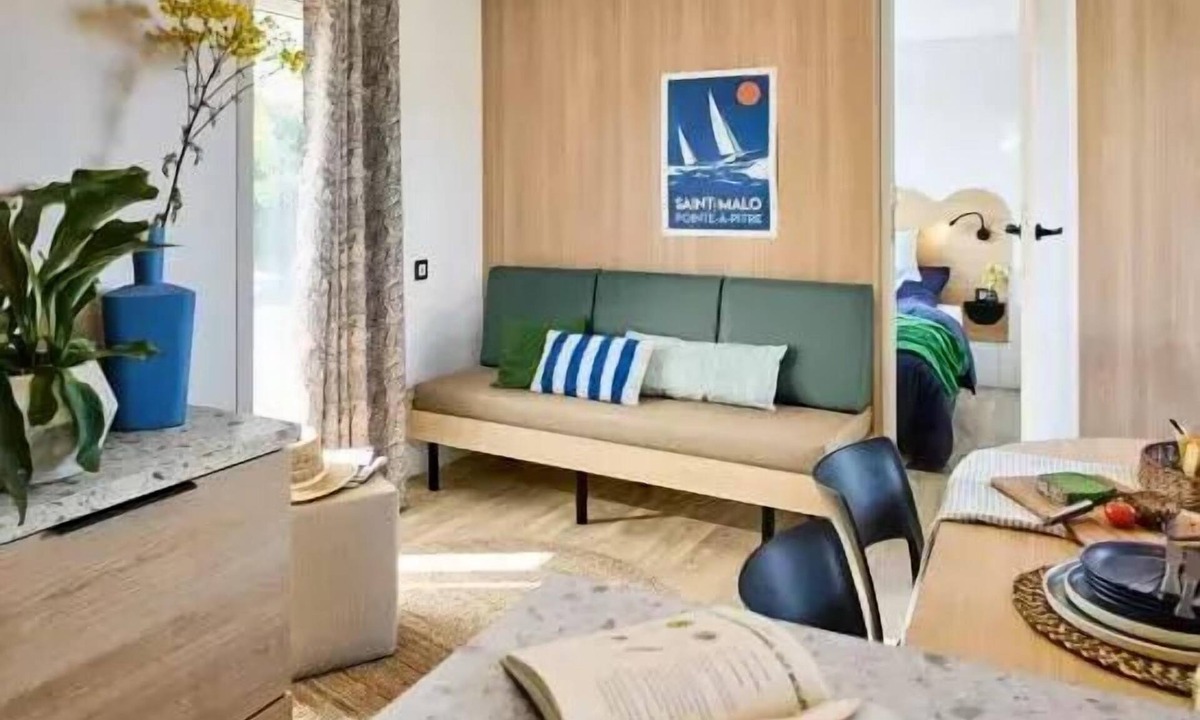 Cormoranche-sur-Saone House | Apartment