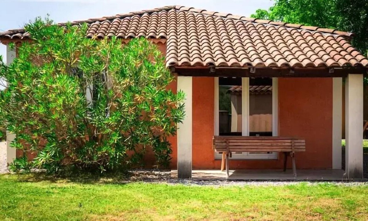 Grospierres Villa | Apartment