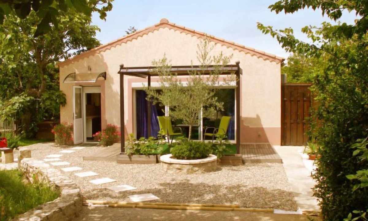 Caumont-sur-Durance Apartment | Apartment Haider by Interhome