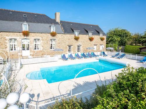 Saint-Jouan-des-Guerets Apartment | Apartment L' Hermine by Interhome