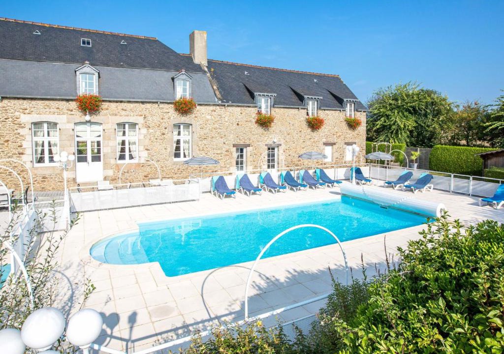 Saint-Jouan-des-Guerets Apartment | Apartment Le Belhem by Interhome