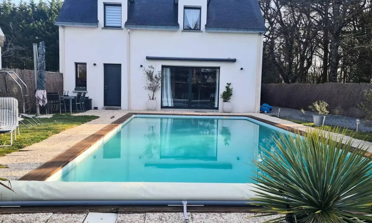 Saint-Andre-des-Eaux Villa | Apartment