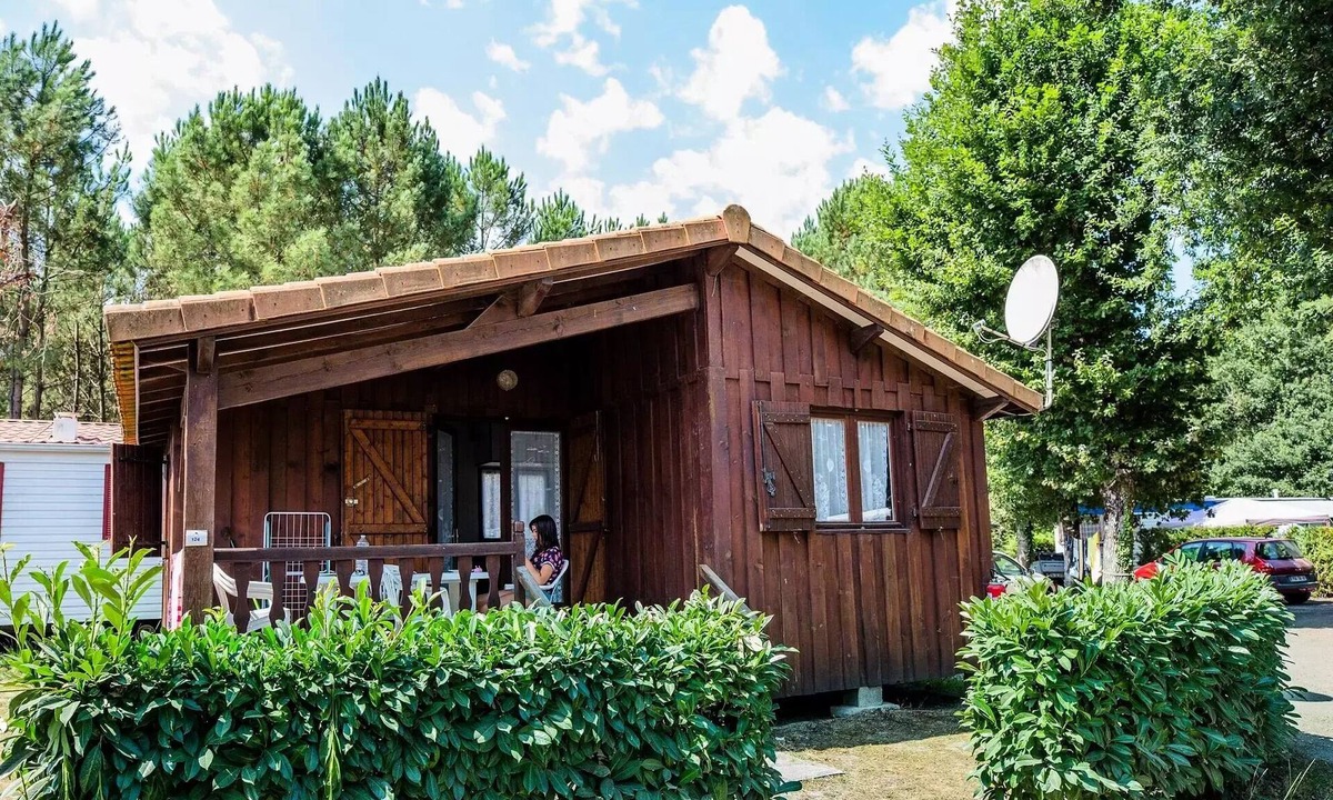 Sainte-Eulalie-en-Born Ski Chalet | Apartment