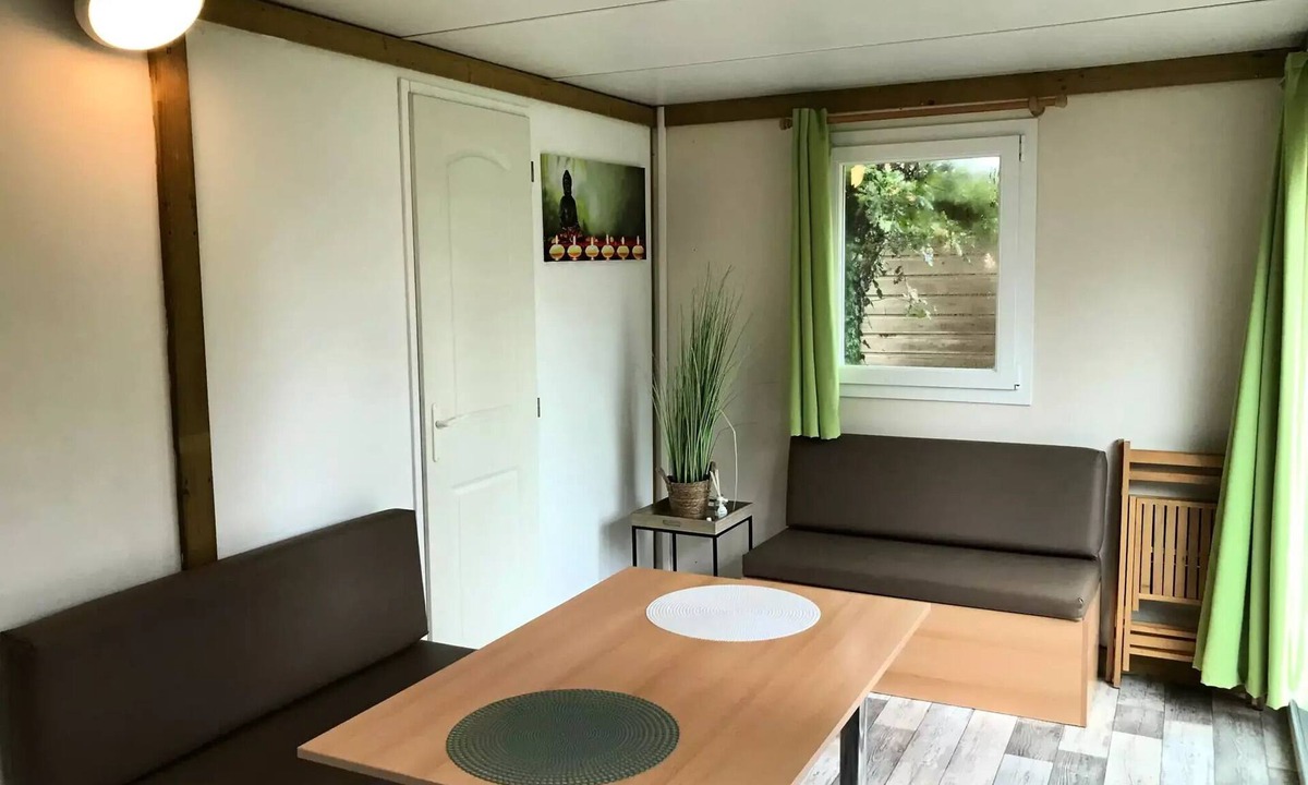 Sainte-Eulalie-en-Born House | Apartment