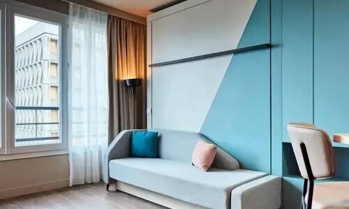 Suresnes Apartment | Apartment