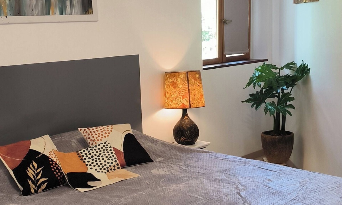 Vignoux-sur-Barangeon Apartment | Apartment in the heart of the forest in central France