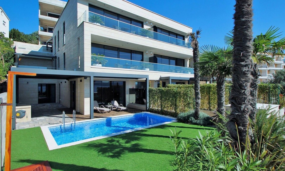 Selce Apartment | Apartment Fran 1 with Private Pool
