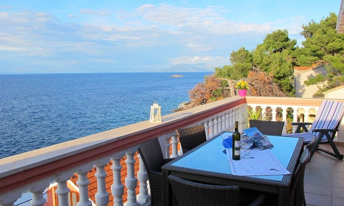 Prigradica Apartment | Apartment Franica, (13118), Blato, hr