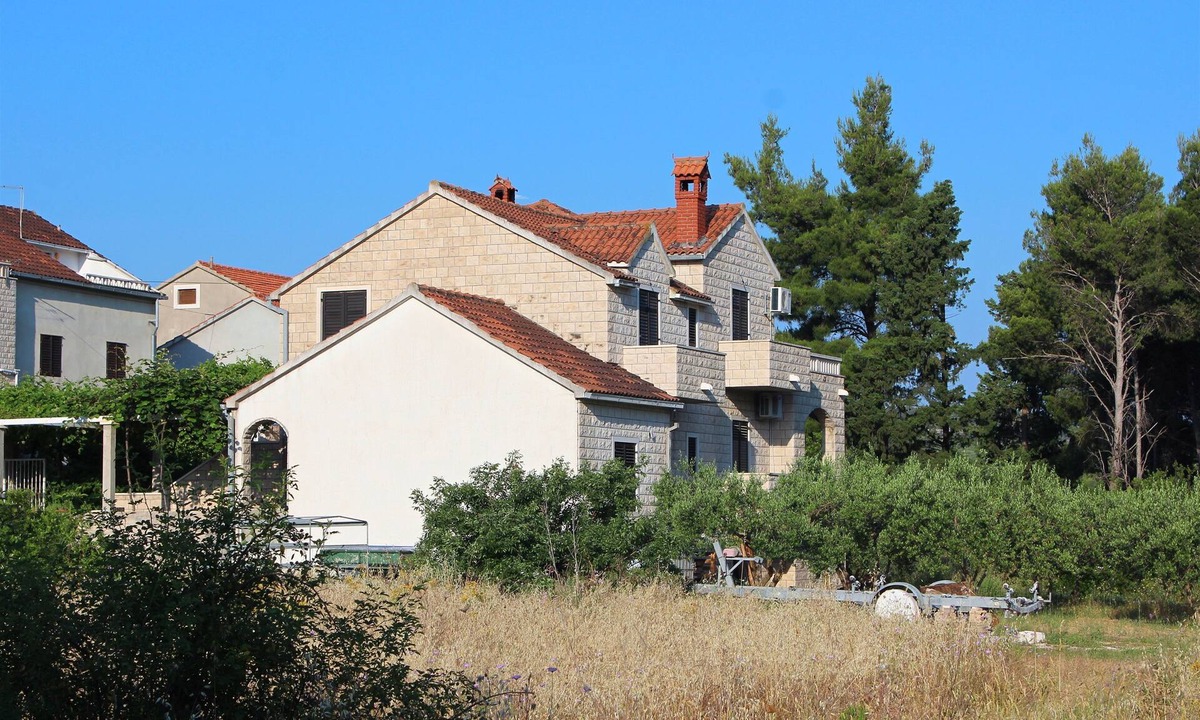 Mirce Apartment | Apartment Gajo (46601-A1) - Mirca - island Brac