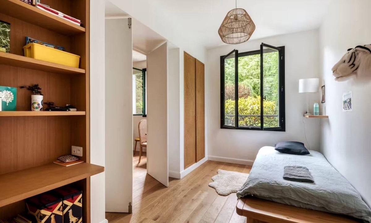 Neuilly-sur-Seine Apartment | APARTMENT. GARDEN. NEUILLY- SUR - SEINE. 5 MIN FROM PARIS
