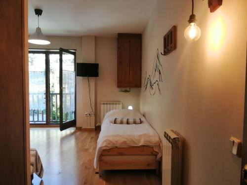 Taull Apartment | Apartment Geräumiges Studio mit Balkon Erta 2 Vall de Boí by Interhome