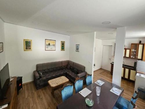 Gracac Apartment | Apartment Gracac - Two Bedroom Apartment with Terrace