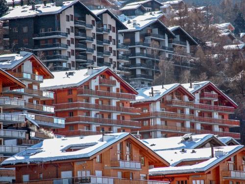 Saint-Pierre-de-Clages Apartment | Apartment Grand Panorama A 01 by Interhome