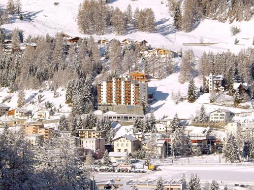 Davos-Dorf Apartment | Apartment Guardaval Apt 305 by Interhome