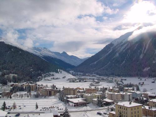 Davos-Dorf Apartment | Apartment Guardaval Apt 501 by Interhome