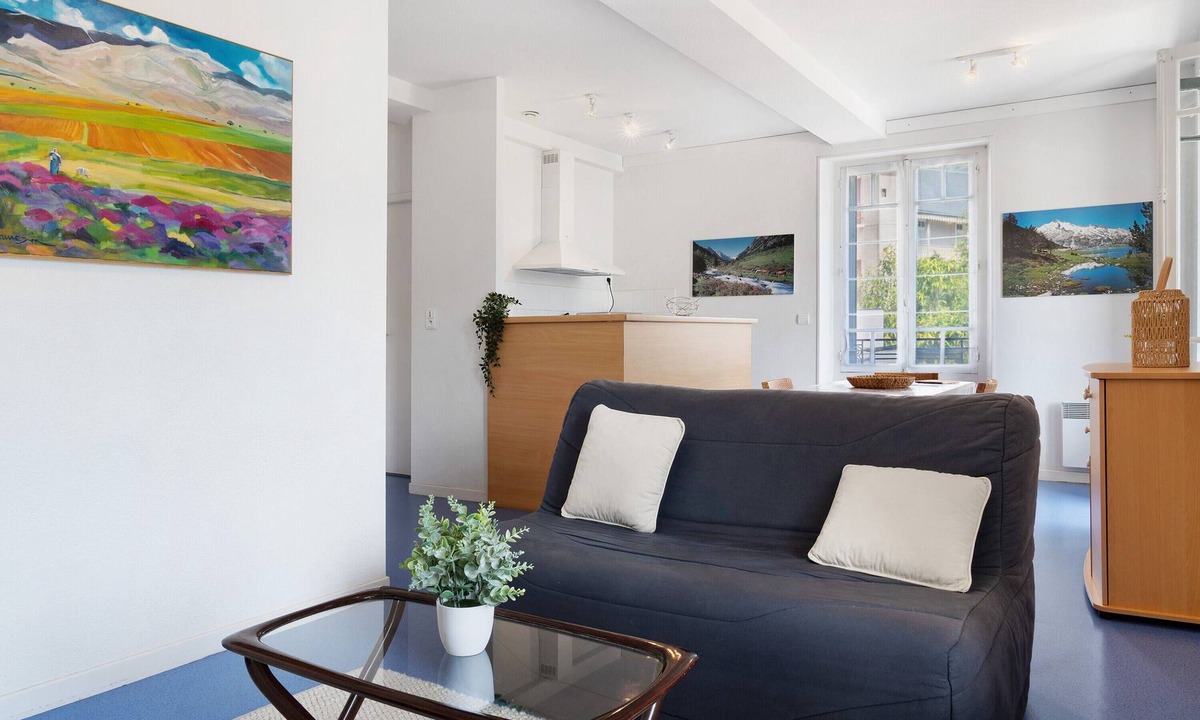 Argeles Gazost Apartment | Apartment 'Hautacam' with Mountain View, Balcony and Wi-Fi