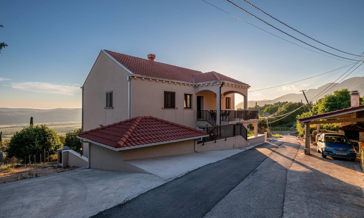 Pridvorje Apartment | Apartment in Pridvorje near Pasjaca Beach