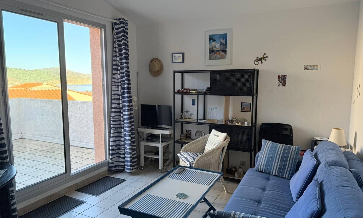 Banyuls-sur-Mer Apartment | Apartment in Banyuls-sur-Mer, terrace, parking, air conditioning, sea view