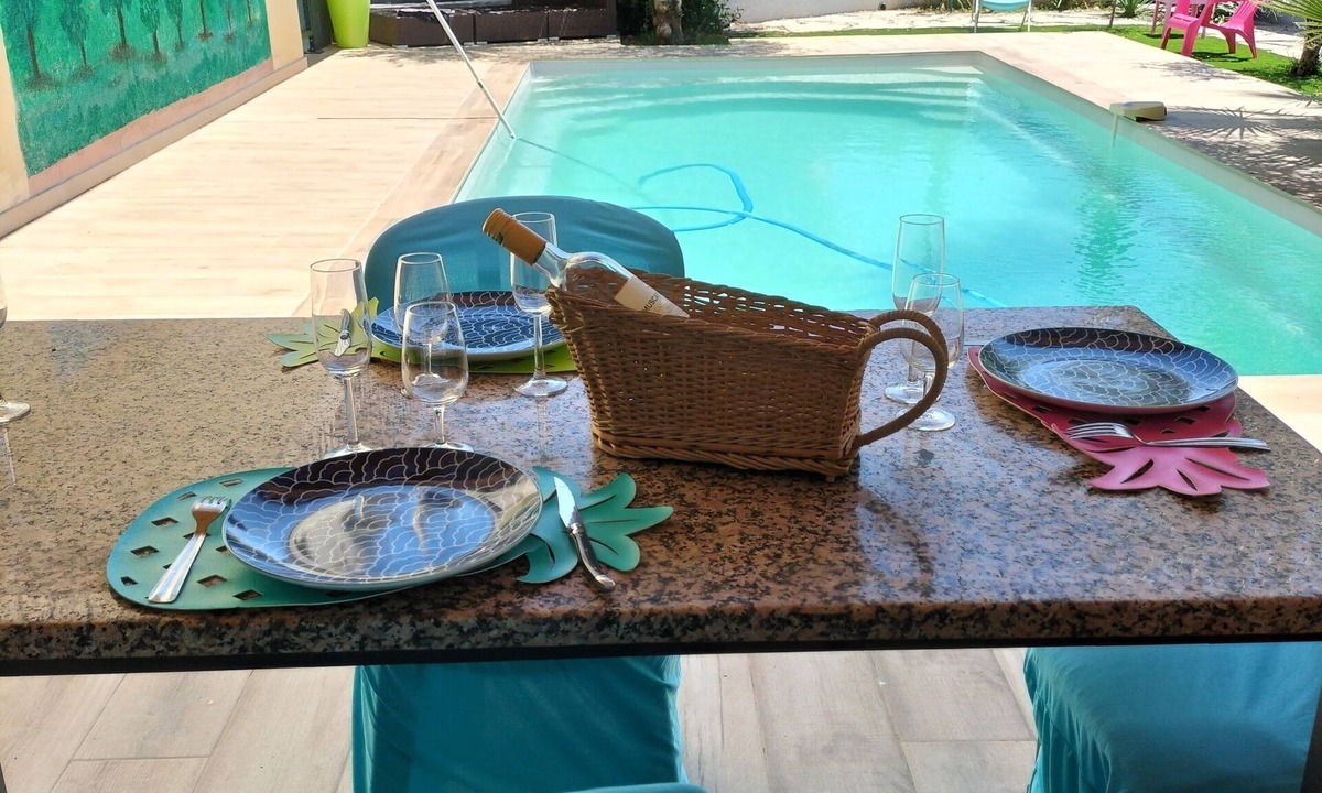 Cazilhac House | Apartment in beautiful villa in quiet neighborhood with swimming pool