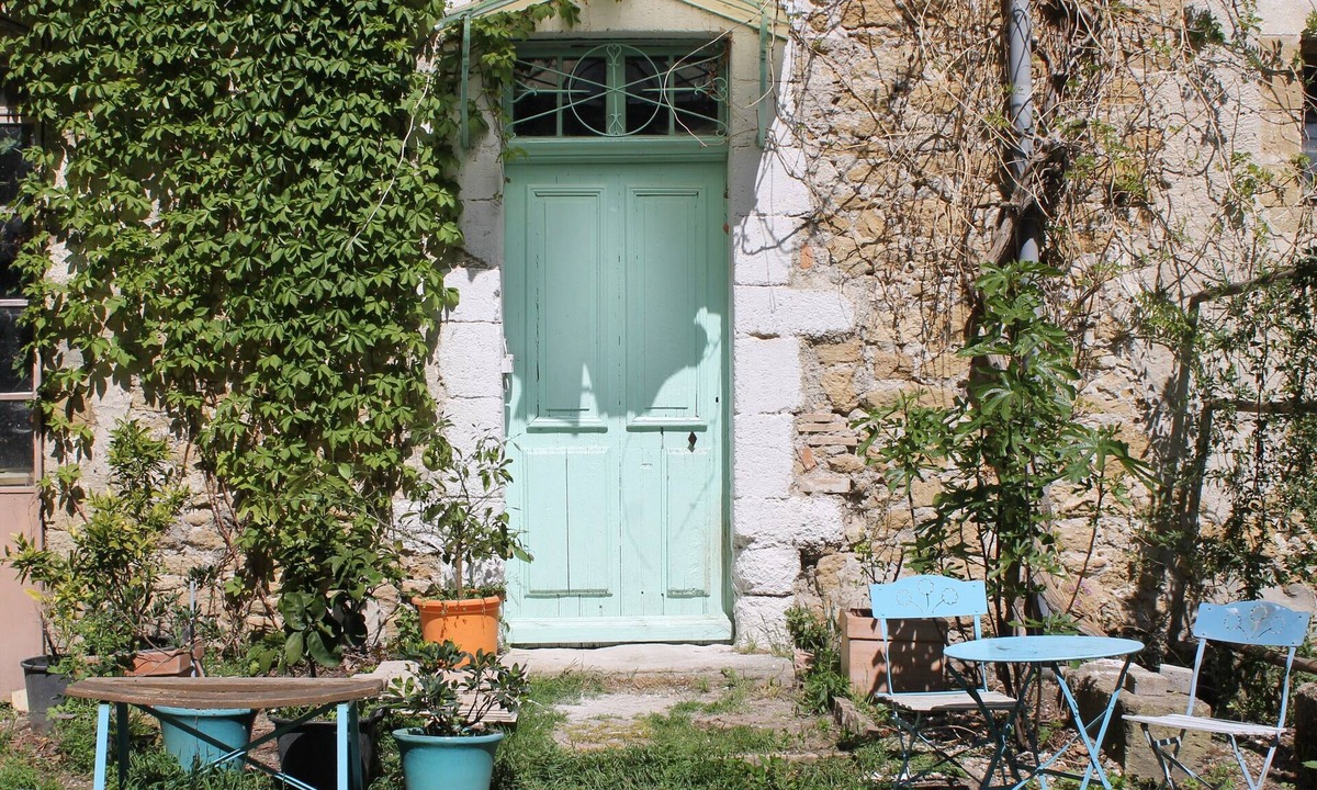 Bedarrides Apartment | Apartment in charming farmhouse