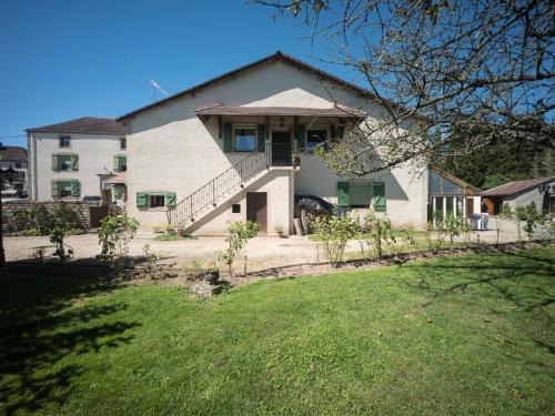 Dombasle-devant-Darney Apartment | Apartment in Darney with Meadow Views