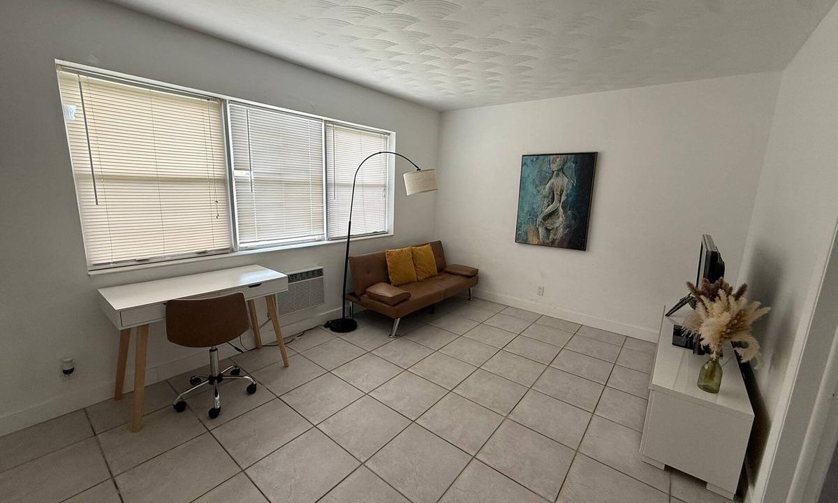 Hallandale Beach Apartment | Apartment in Hallandale Beach FL