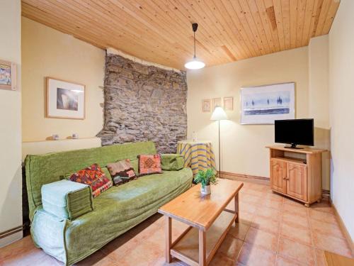 Isavarre Apartment | Apartment in Isavarre near Pyrenees Mountains