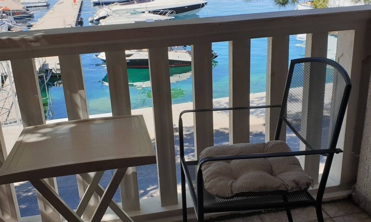 Jadranovo Apartment | Apartment in Jadranovo with Seaview, Balcony, Air condition, WIFI (3856-1)