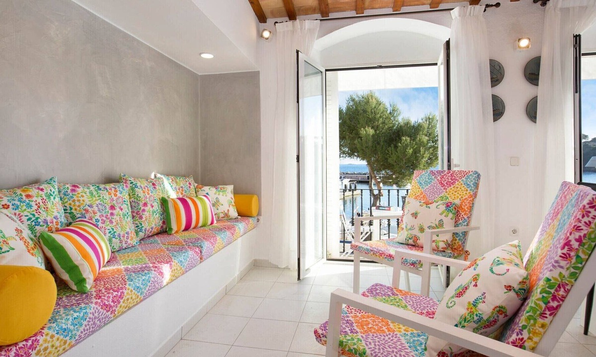 Llafranc Apartment | Apartment in Llafranc by the Sandy Beach